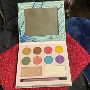 Eye shadow and highlighter MOODS Laura Sanchez.